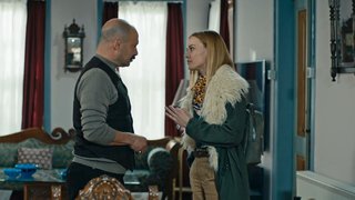 Ziya Cevran, Jennifer’a dolaylı yoldan patlama ile ilgisi olup olmadığını soruyor. 