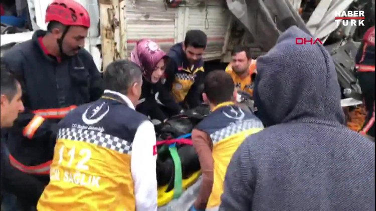 Sakarya'da kaza! TEM kilitlendi!