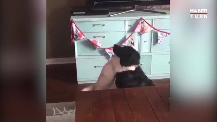 Film sahnelerini aratmayan bir veda sarılması