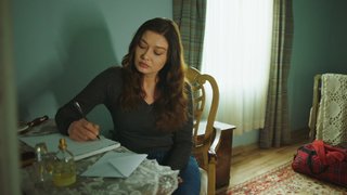 Gülperi, Hasan için Taşkınlar’ın evine gidiyor.