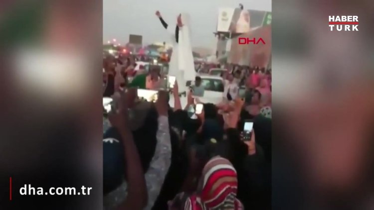 Sudan'daki gösterilere Alaa Salah damga vurdu