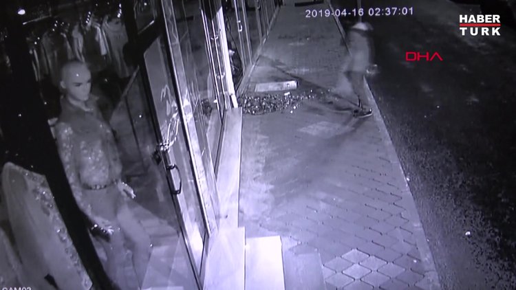 Borç tartışmasında tokat yedi, dükkanı yakarak intikam aldı