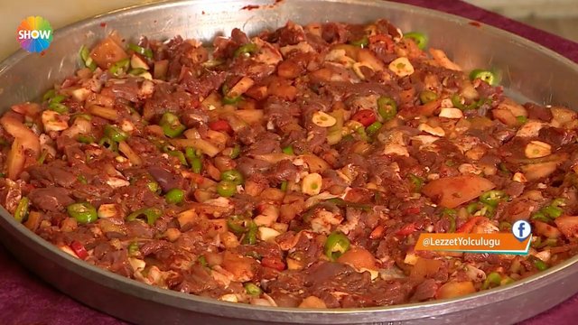 Gaziantep yöresinden Tepsi Kebabı