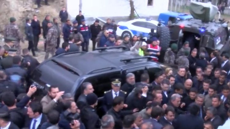 Son Dakika! Kılıçdaroğlu zırhlı araçla tutulduğu evden çıkarıldı