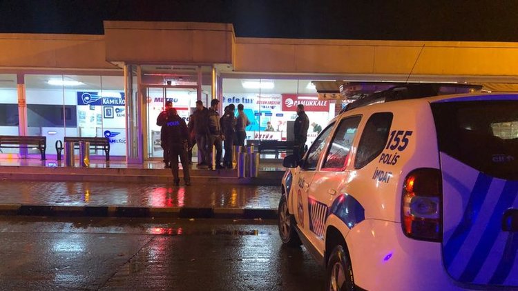 Kız arkadaşına mesaj atan kişiyi pompalı tüfekle yaraladı