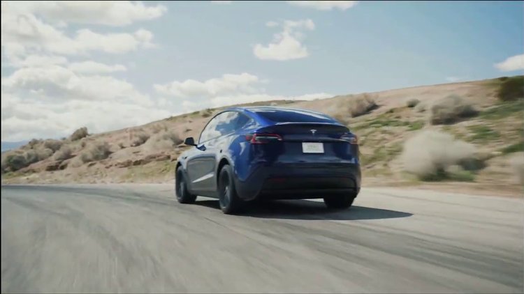 'Robot taksi'ye dönüşecek Tesla'lar Uber'e rakip olacak