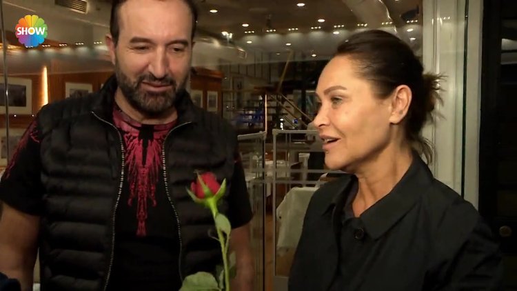 Hülya Avşar'a gel evlenelim bekliyorum diyen ünlü kim?