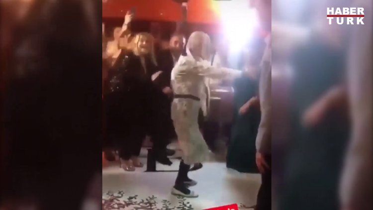 Kibariye'nin annesi böyle dans etti