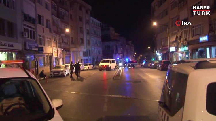 Kadıköy'deki silahlı saldırıda yoldan geçen 2 kişi yaralandı