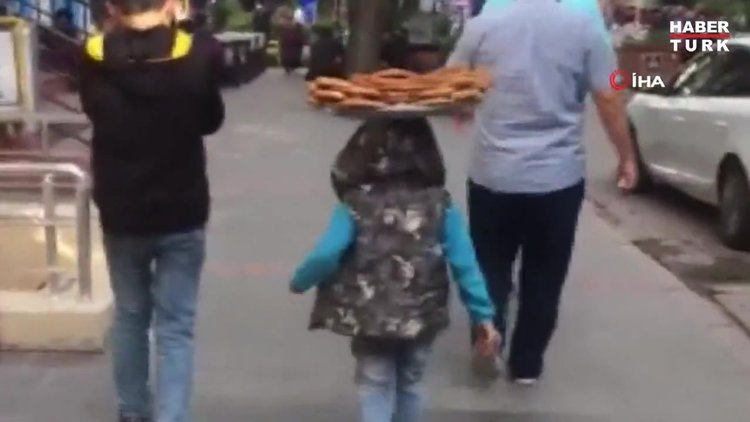 Okul harçlığı için sokaklarda simit satan küçük Taylan'a doğum günü sürprizi