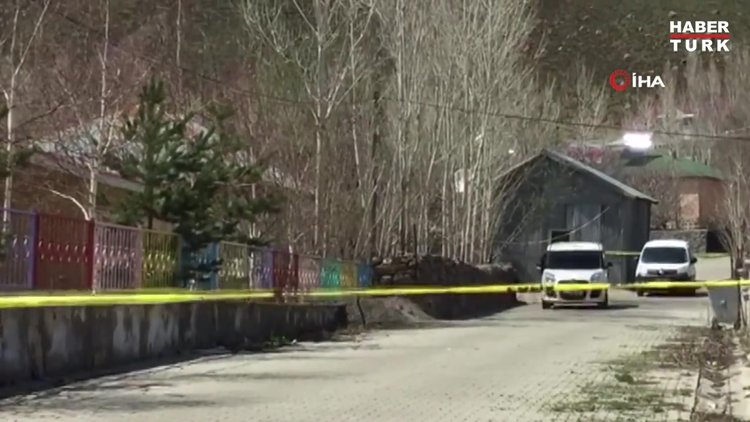 Cinnet getiren kişi eşini ve oğlunu öldürdü, iki oğlunu yaraladı