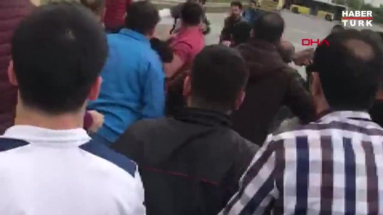 Kaza sonrası çıkan kavgada polis tarafları böyle ayırdı