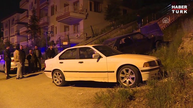 Freni tutmayan otomobil merdivenlerden düştü: 1 yaralı