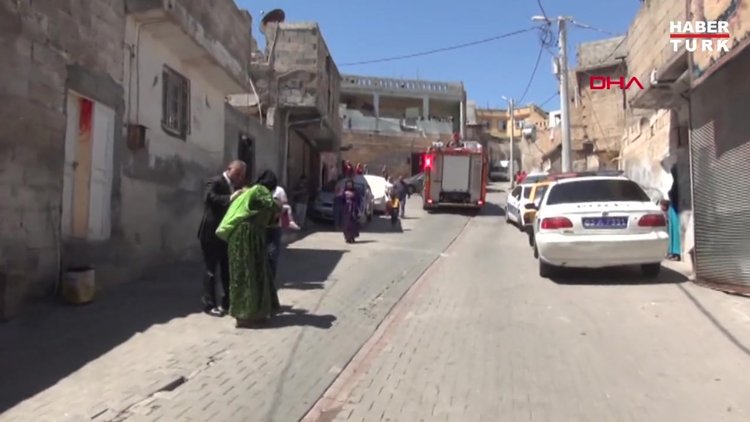 Freni boşalan minibüs sokakta oynayan çocukların arasına daldı 7 yaralı