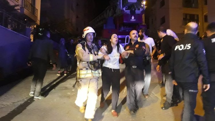 Kartal'da korkutan yangın! 15 kişi kurtarıldı