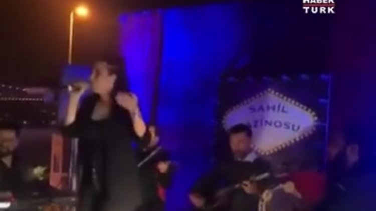 Buse Varol'dan canlı performans