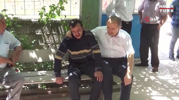 Kızının acısına zor dayandı