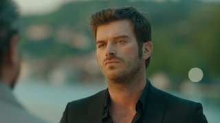 Kadir, Veli'ye artık mutlu olmak istediğini söylüyor.