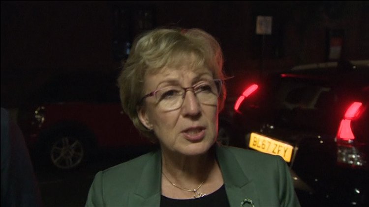 Son dakika... Theresa May'in istifa etmesi bekleniyor!