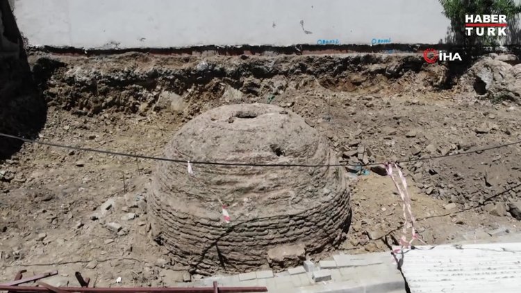 Üsküdar'da tarihi kalıntıların bulunduğu inşaat alanı havadan görüntülendi