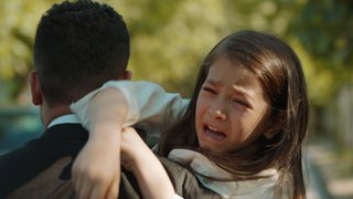 Aylin, Cansız'ın adamları tarafından kaçırılıyor.