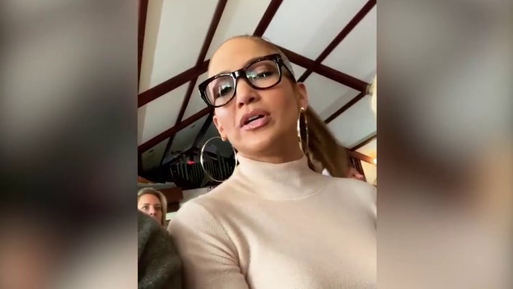 Ünlü çiftten eğlenceli dans buda erkan kolçak