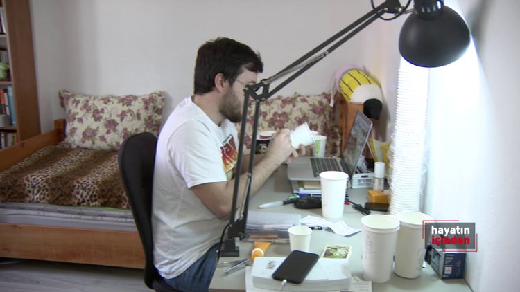 Hayatın İçinden - Bardağa resim çiziyor