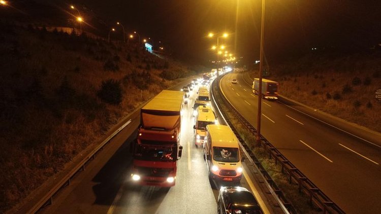 Otoyollarda trafik durma noktasına geldi