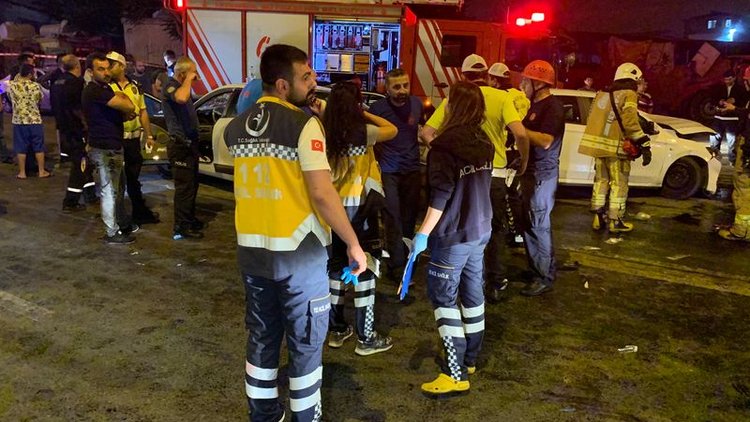 Kartal'a feci kaza: 8 ağır yaralı