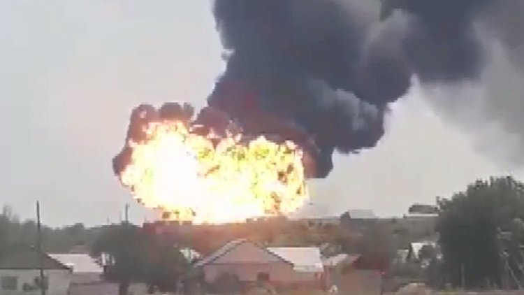 Kazakistan'da yakıt tankı patladı!