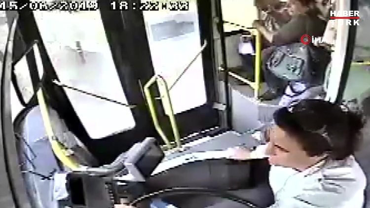 Belediye otobüs şoförü kalp krizi geçiren yolcuyu böyle kurtardı