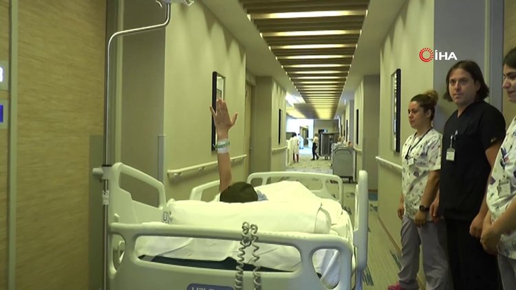 Ameliyatı 10 saat sürecek olan Berfin için doktoru dua istedi