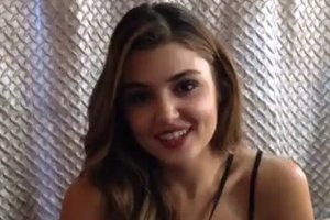 Hande Erçel Facebook canlı yayını!