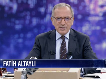 <p>Sorulmayanlarin soruldugu, sadece gerçeklerin konusuldugu bir ekran klasigi; Teke Tek…</p>
<p>Fatih Altayli bu hafta, 23 Haziran Istanbul seçimlerinde ortaya çikan tabloyu tüm yönleriyle masaya yatiriyor.</p>
<p>Ekrem Imamoglu neden kazandi, Binali Yildirim neden kaybetti?</p>
<p>Iki aday arasinda ortaya çikan farki belirleyen faktörler neler oldu?</p>
<p>Seçmen kime, ne mesaj verdi?</p>
<p>Istanbul seçim sonuçlari siyasete nasil yansir?</p>
<p>Fatih Altayli soruyor; AK Parti 26. Dönem Milletvekili Ebubekir Gizligider, Akademisyenler Prof. Dr. Fuat Keyman, Ali Saydam ve Siyasal Iletisim Uzmani Dr. Gülfem Saydan Sanver Teke Tek’te yanitliyor.</p>
<p> </p>
<p> </p>