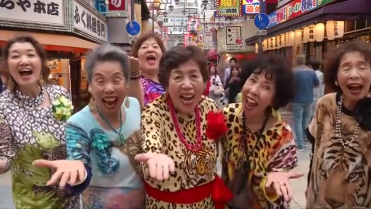 Japon babaanneler G20 zirvesi için Rap yaptı