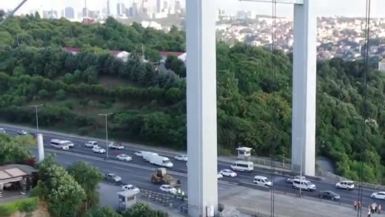 FSM'de 4 şerit kapatıldı, trafik oluştu