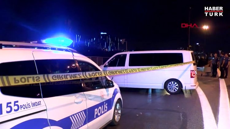 Polisi görünce kaçak göçmenleri bırakıp kaçtılar