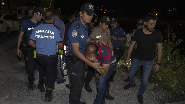 Kanalizasyon kuyusuna düşen Suriyeli çocuk öldü