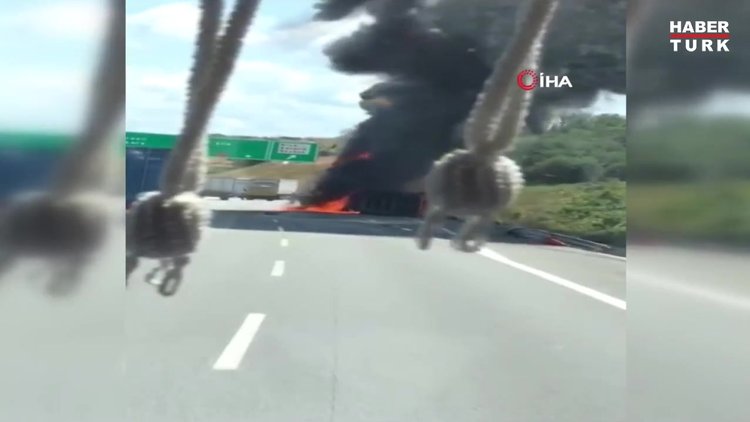 Yavuz Sultan Selim Köprüsü'nde yakıt tankerinde yangın...Tankerden alevler böyle yükseldi