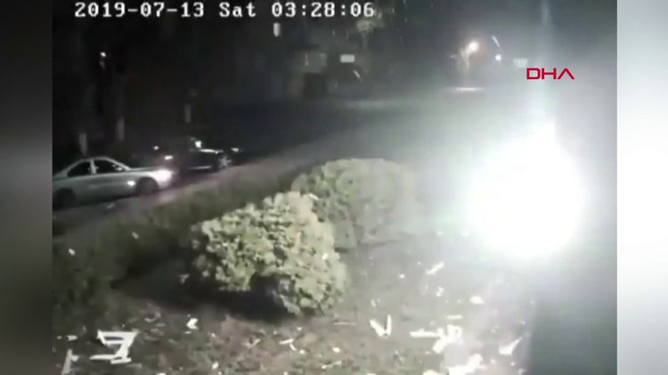 Ukrayna'da televizyon kanalına yapılan bombalı saldırı kamerada