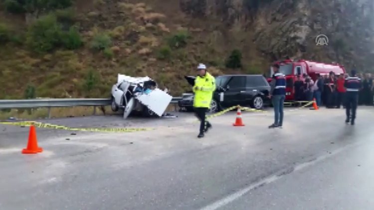 Isparta'da korkunç kaza: 3 ölü, 1 yaralı