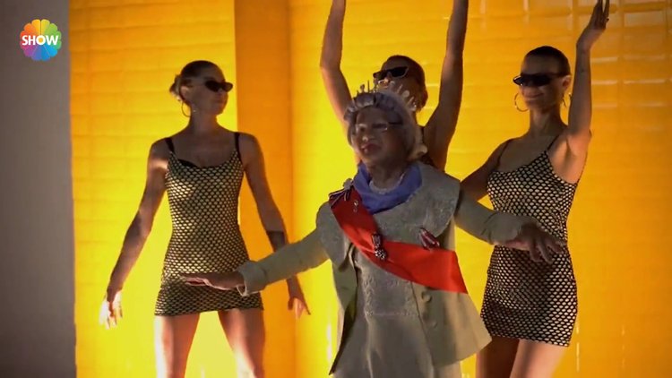 Ozan Doğulu nasıl "Kraliçe Elizabeth" oldu?