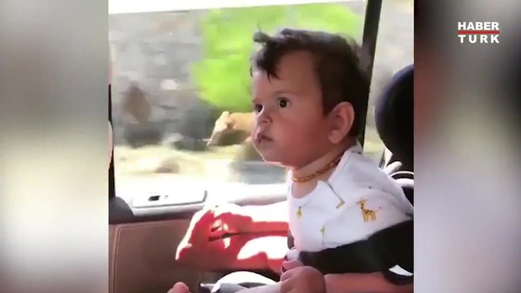 Sarp Apak oğlunun yüzünü gösterdi