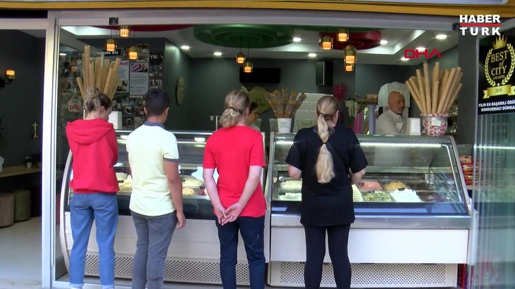 Bu dondurmanın bir topu 100 lira