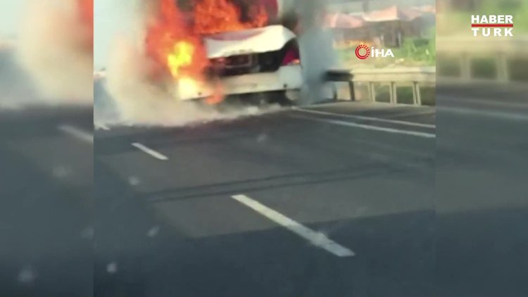 Son dakika: Bursa- İzmir karayolunda otobüs alev alev böyle yandı