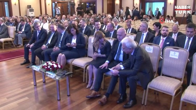 Ekrem İmamoğlu, İBB'nin yeni yönetim kadrosunu tanıttı