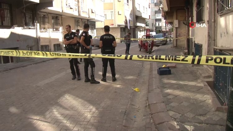 Zeytinburnu'nda alacak verecek kavgası kanlı bitti