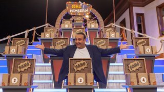 ilk bölüm yarışmacıları Kübra Türker ve Akay Akbaba oldu.