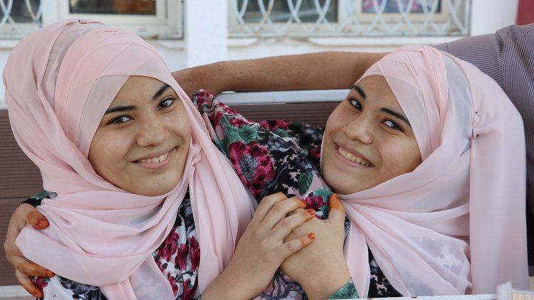 Siyam ikizlerinin üniversite hayali gerçek oluyor