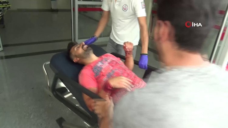 Acemi kasaplar kurbanlık yerine kendilerini kesti